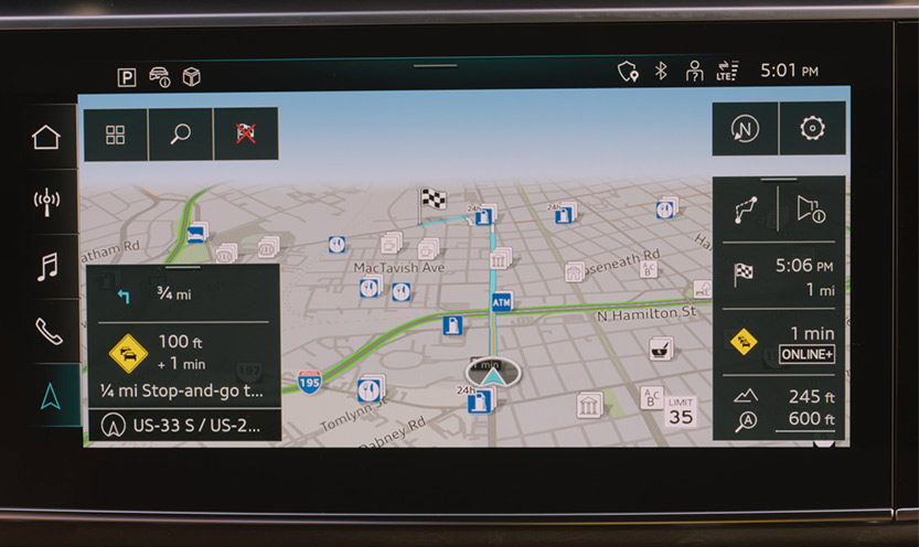 Gros plan sur la fonction d'information sur les feux tricolores sur l'écran Audi MMI.